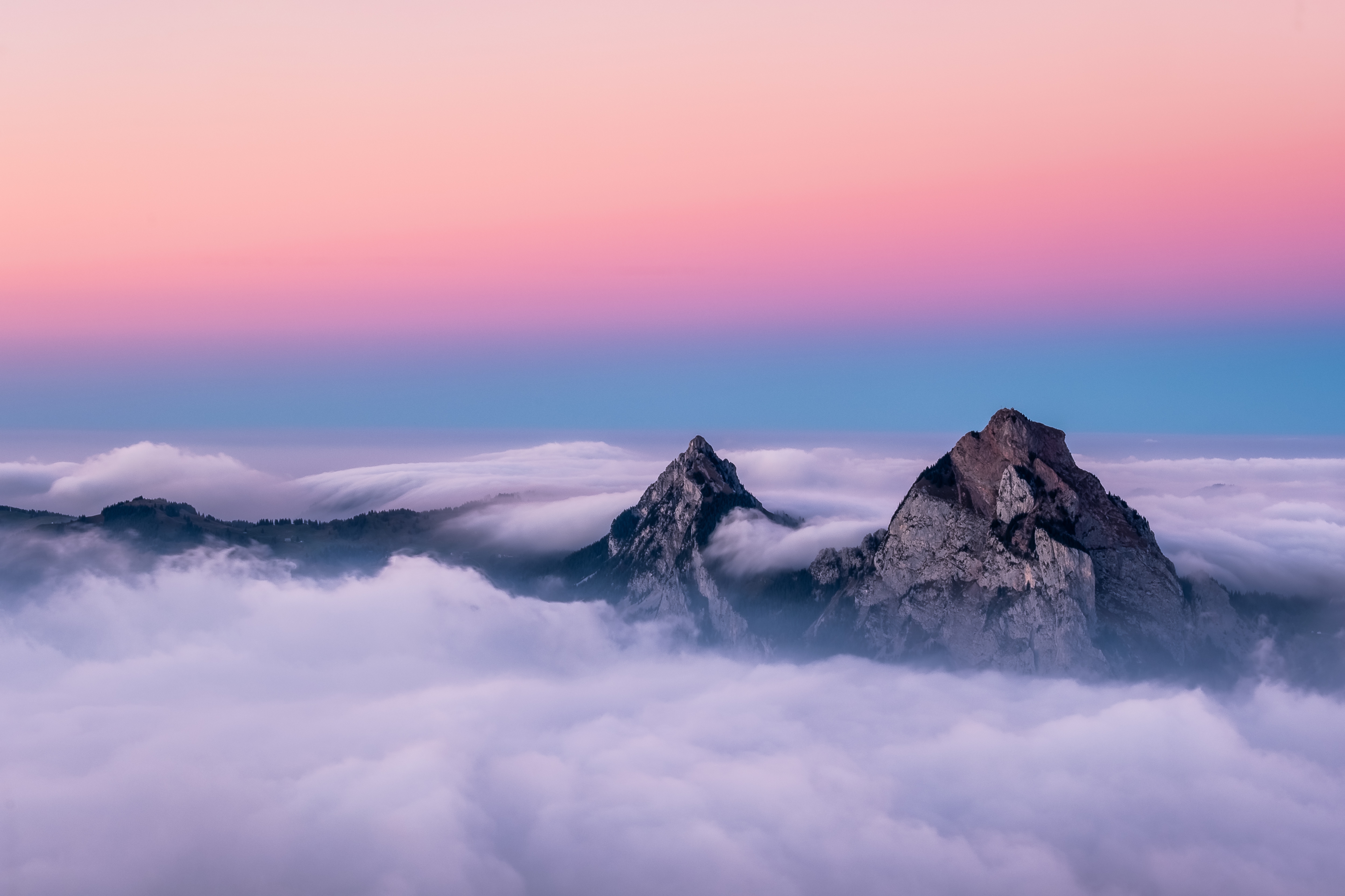 beautiful-aerial-shot-fronalpstock-mountains-switzerland-beautiful-pink-blue-sky